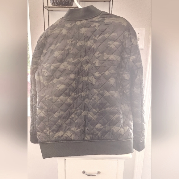 Green and black camo Bomber jacket size L - Picture 2 of 3